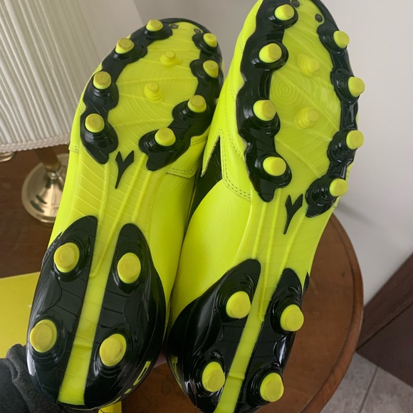 Diadora Men’s Pro Soccer Shoes FG Italica 3 KP - Picture 4 of 4